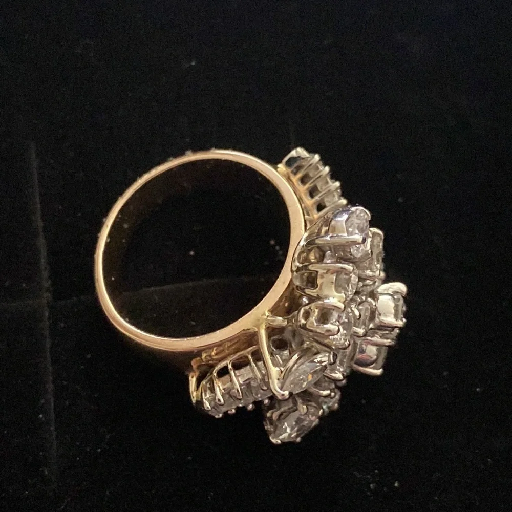 Diamond cocktail Ring - Picture 8 of 8